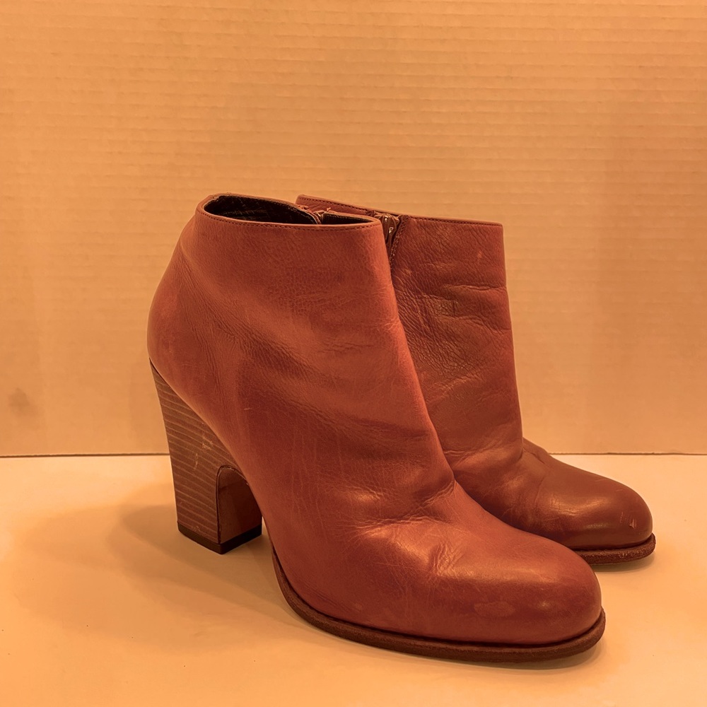 Stuart Weitzman Brown Booties Sz 5